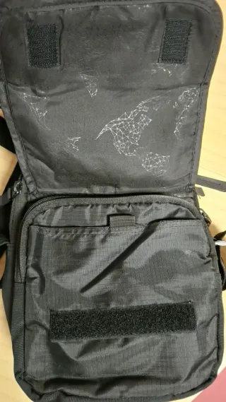 2 Bolsos National Geographic Negros