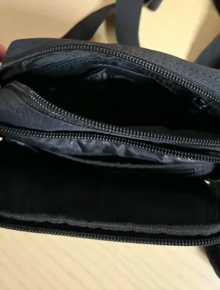 2 Bolsos National Geographic Negros