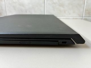 Portátil Lenovo V110-15ISK de 15.6” con cargador