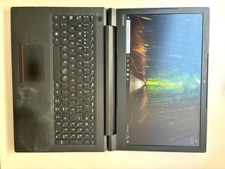 Portátil Lenovo V110-15ISK de 15.6” con cargador