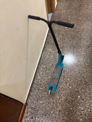 Patinete Scooter Azul y Negro