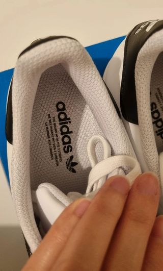 Adidas Superstar Talla 39 Blancas y Negras