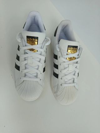 Adidas Superstar Talla 41 Blanco y Negro