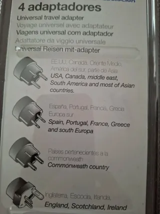 Se venden 3 blister  Set 4 adaptadores de enchufe