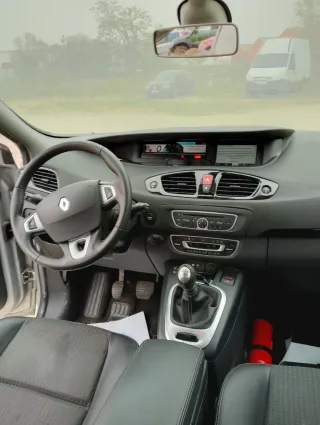 Renault Grand Scenic 2011