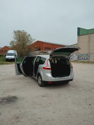 Renault Grand Scenic 2011