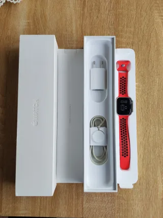 Apple Watch SE 44mm Argento