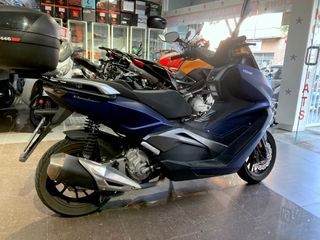 Keeway Vieste 300 Maxi Scooter