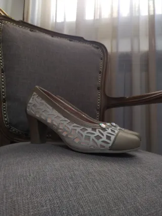 Zapatos de piel Pitillo beige/blanco talla 37