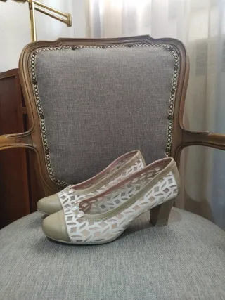 Zapatos de piel Pitillo beige/blanco talla 37