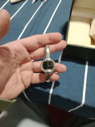 Reloj Gucci 1400 L Mujer Negro/Plata