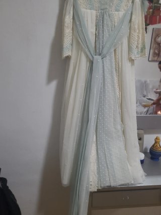 Vestido Primera Comunión Beige. Turquesa