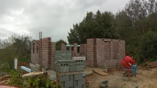 Estoy buscando trabajo, soy albañil.