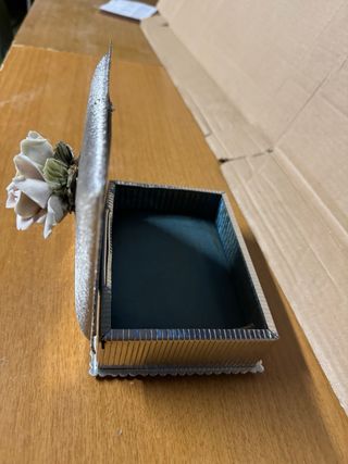 Portagioie vintage argento con rose