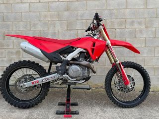 Honda CRF 450R.
