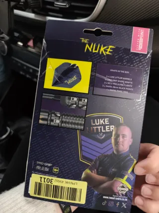 Dardos The Nuke. 22G . Steel Tip. 90% Tungsteno.