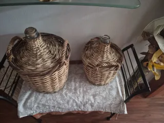 2 Damajuanas de Mimbre y Cristal