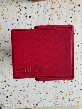 Vault X Caja Almacenamiento Cartas (Roja)