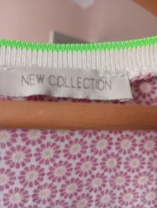 Blusa estampada cuello pico