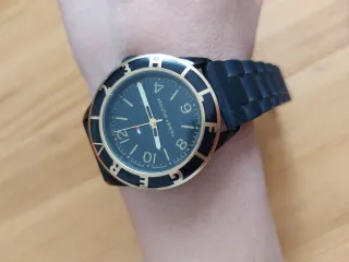 Reloj Tommy Hilfiger Negro y Dorado
