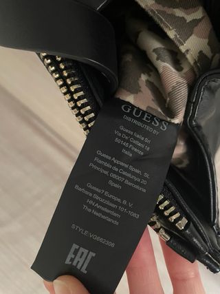 Bolso Guess Negro Acolchado