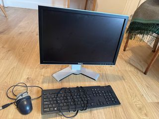 Monitor LCD Dell con Tastiera e Mouse