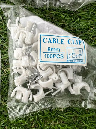 Organizadores de cables blancos (varios tamaños)