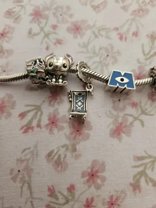 Pulsera Pandora con 3 charms
