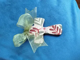 Cruces de arcilla MAMA con lazo