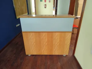 Banco in legno e metallo