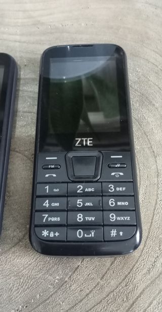 2 Telemóveis Mobiwire + ZTE Preto