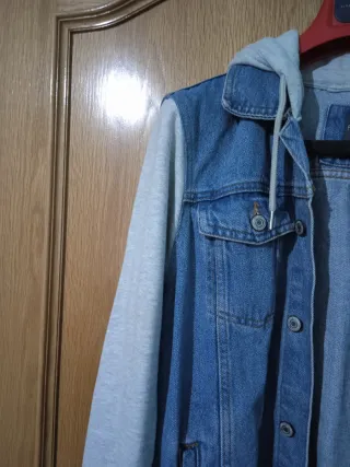 Cazadora vaquera con capucha Primark