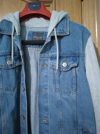 Cazadora vaquera con capucha Primark