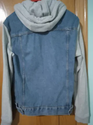 Cazadora vaquera con capucha Primark