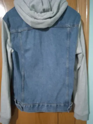 Cazadora vaquera con capucha Primark