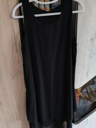 Top negro sin mangas