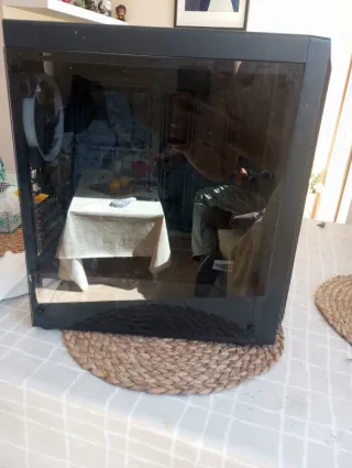 Ordenador sin fuente de alimentación / componentes