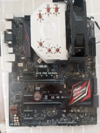 Ordenador sin fuente de alimentación / componentes