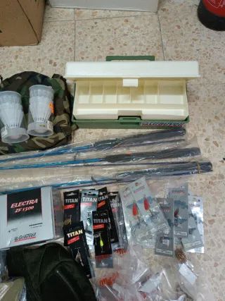 Caja de pesca Grauvell y accesorios