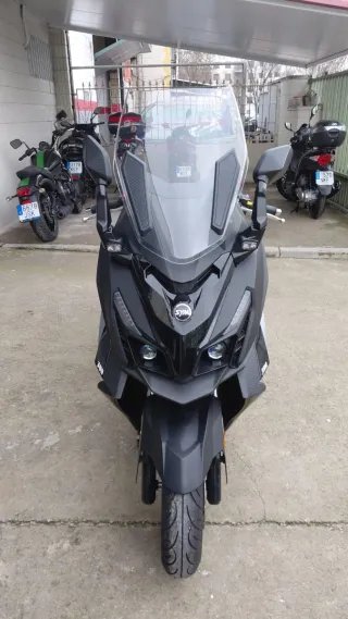 Sym Cruisym Alpha 300 Maxi Scooter