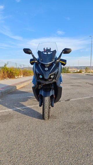 Sym Cruisym Alpha 300 Maxi Scooter