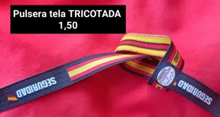 Set llavero, pin y pulsera tela Vigilante