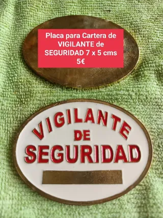 Set llavero, pin y pulsera tela Vigilante