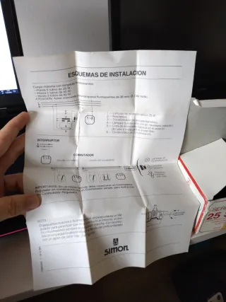 Interruptor Regulador Simon 25