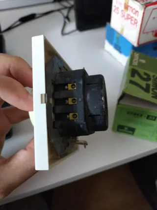 Conmutador Regulador Simon 27 Blanco