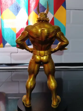 Figura All Might Dorada Anime
