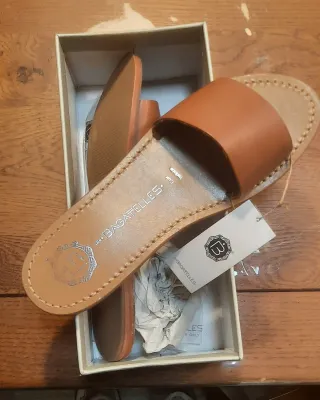 Sandalias Les Bagatelles Marrones Nuevas