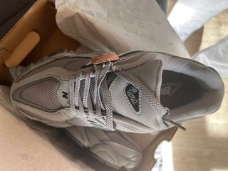 New Balance 9060 Grigio/Bianco Taglia 42 nuove