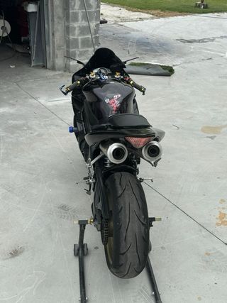 Yamaha R1 2005 Roja y Blanca