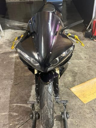 Yamaha R1 2005 Roja y Blanca